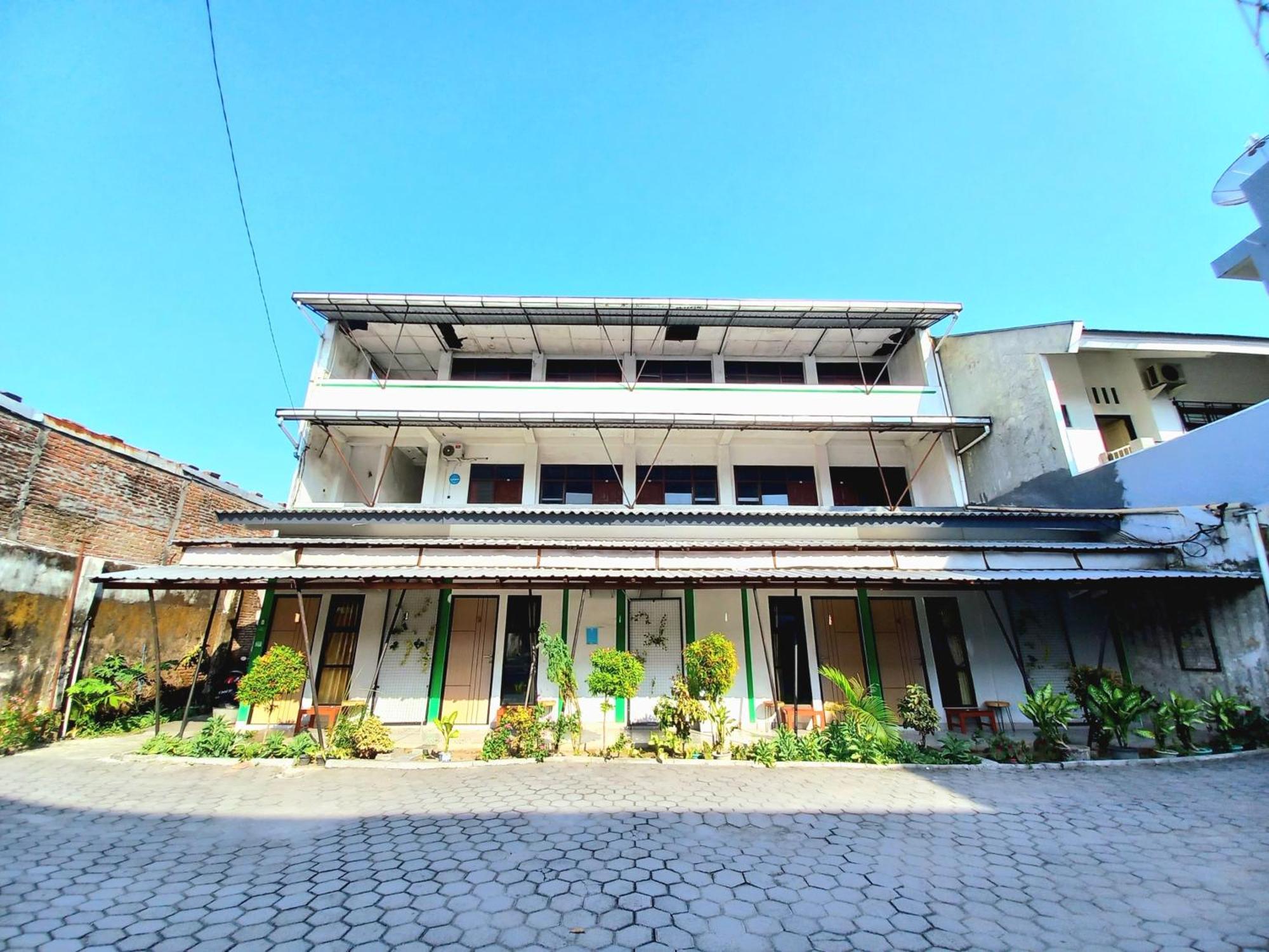 Hotel Jogja Kili Suci By Simply Homy ジョグジャカルタ エクステリア 写真